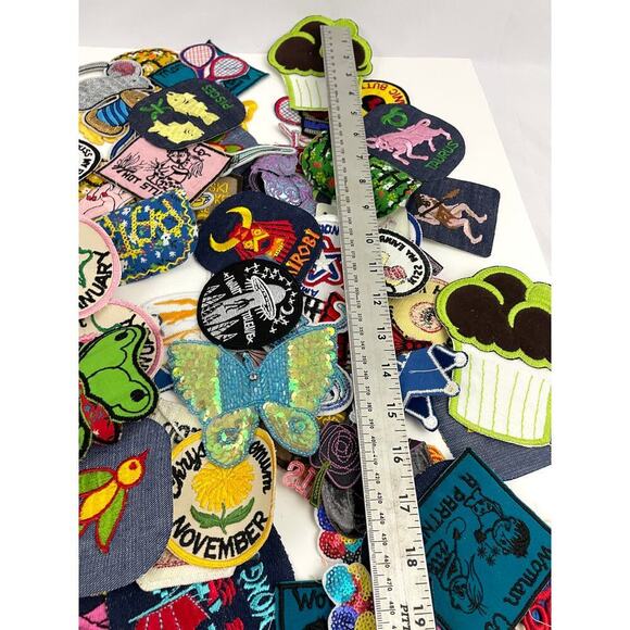 150 PC Assorted Sewing Applique Patches Iron on Sew On NEW Mixed Sequin Crafting - Picture 2 of 16